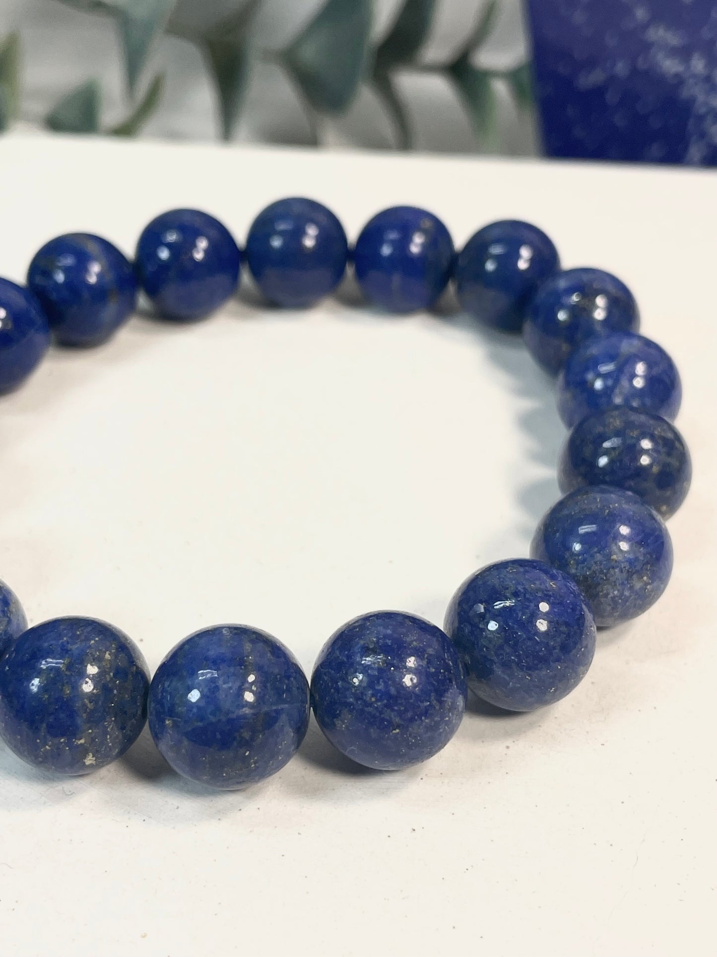 Lapislazuli Armband in königsblau aus runden 10 mm Perlen, Elastisches Lazurit Armband, Perlenarmband