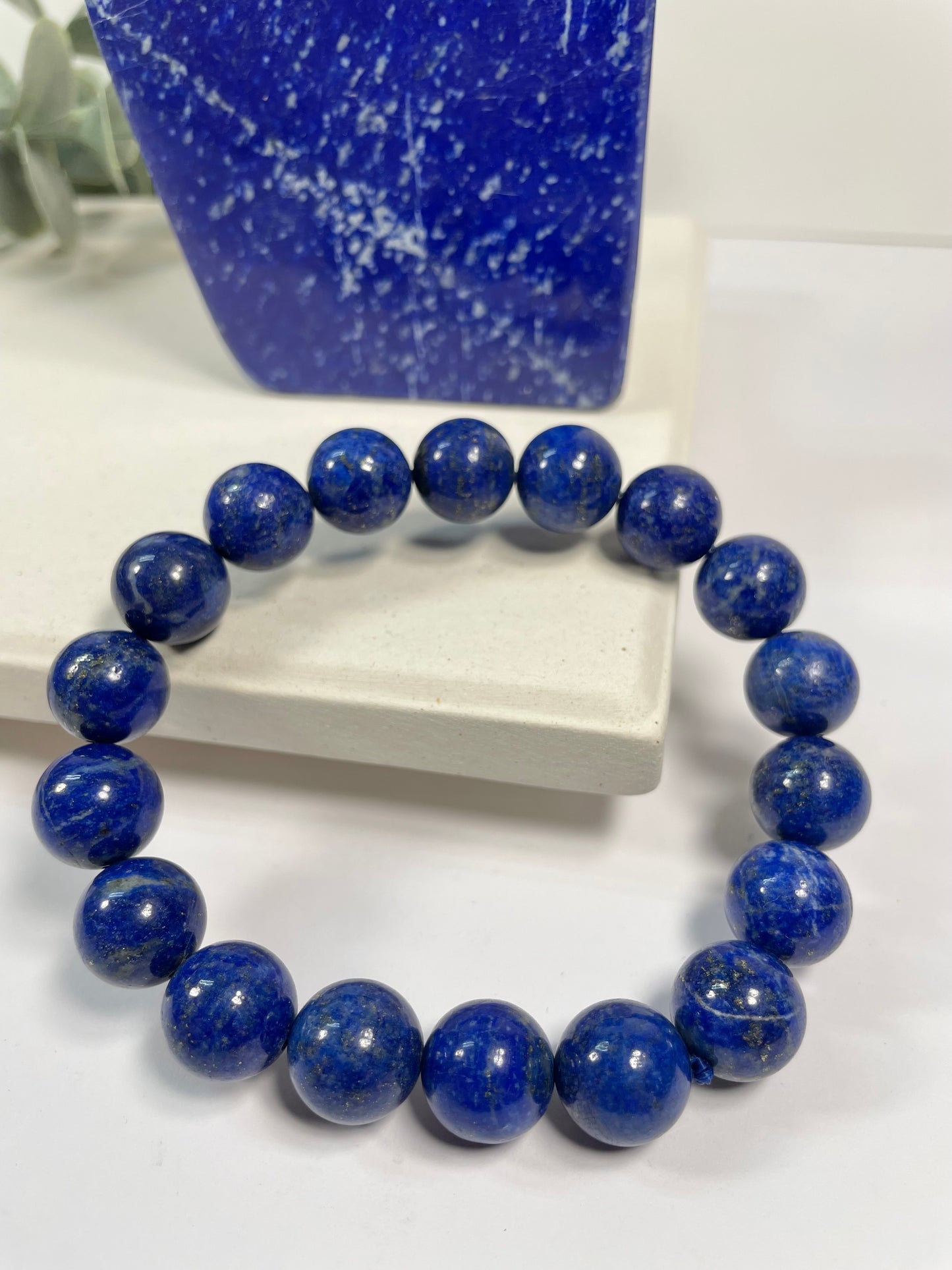 Lapislazuli Armband in königsblau aus runden 10 mm Perlen, Elastisches Lazurit Armband, Perlenarmband