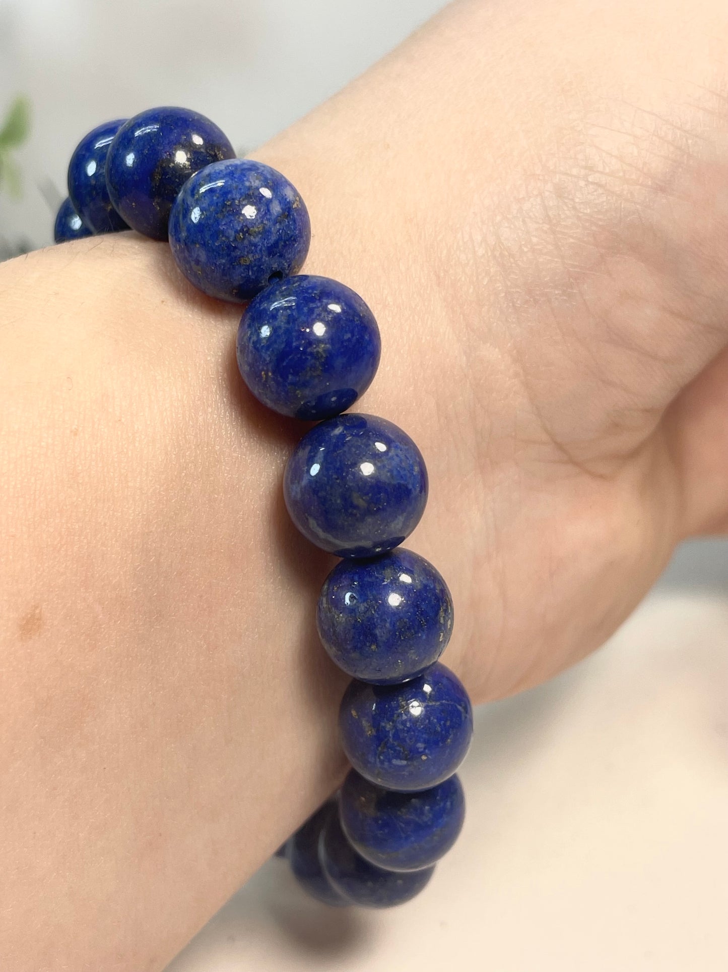Lapislazuli Armband in königsblau aus runden 10 mm Perlen, Elastisches Lazurit Armband, Perlenarmband