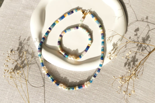 buntes Schmuckset aus Halskette und Armband