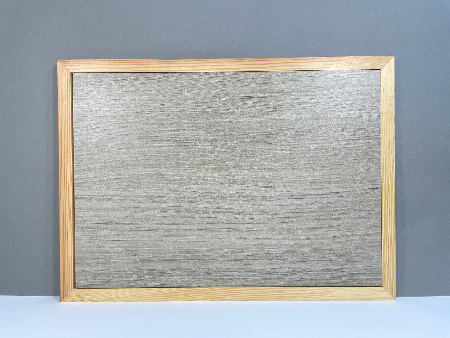 Druckbild Winterlandschaft | Teich und Bäume | Verziert mit Bernstein | Schnee