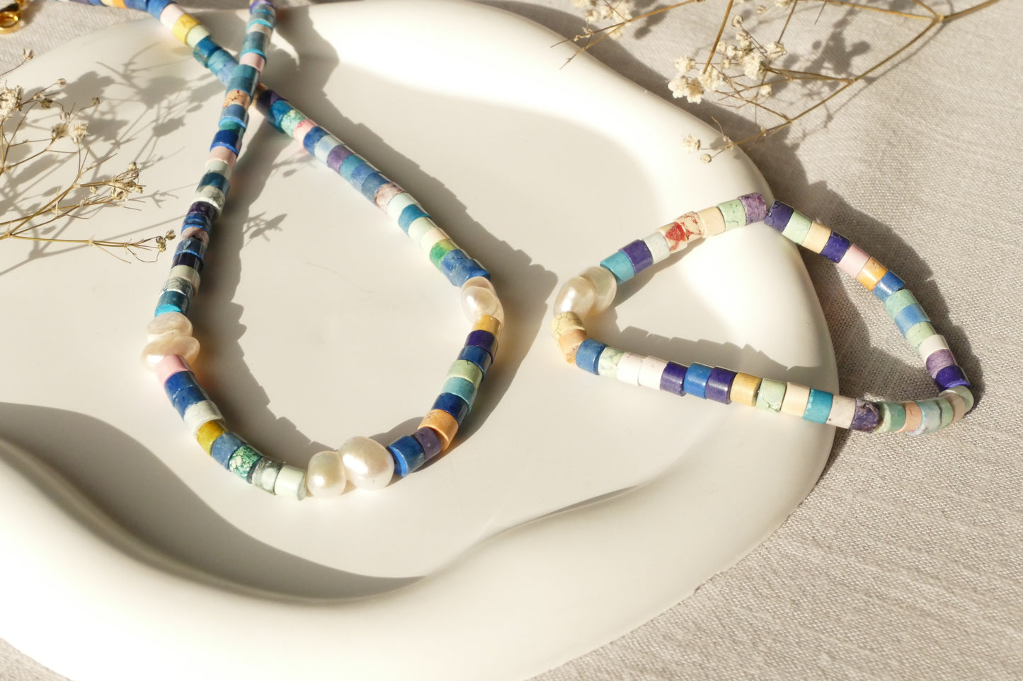 buntes Schmuckset aus Halskette und Armband