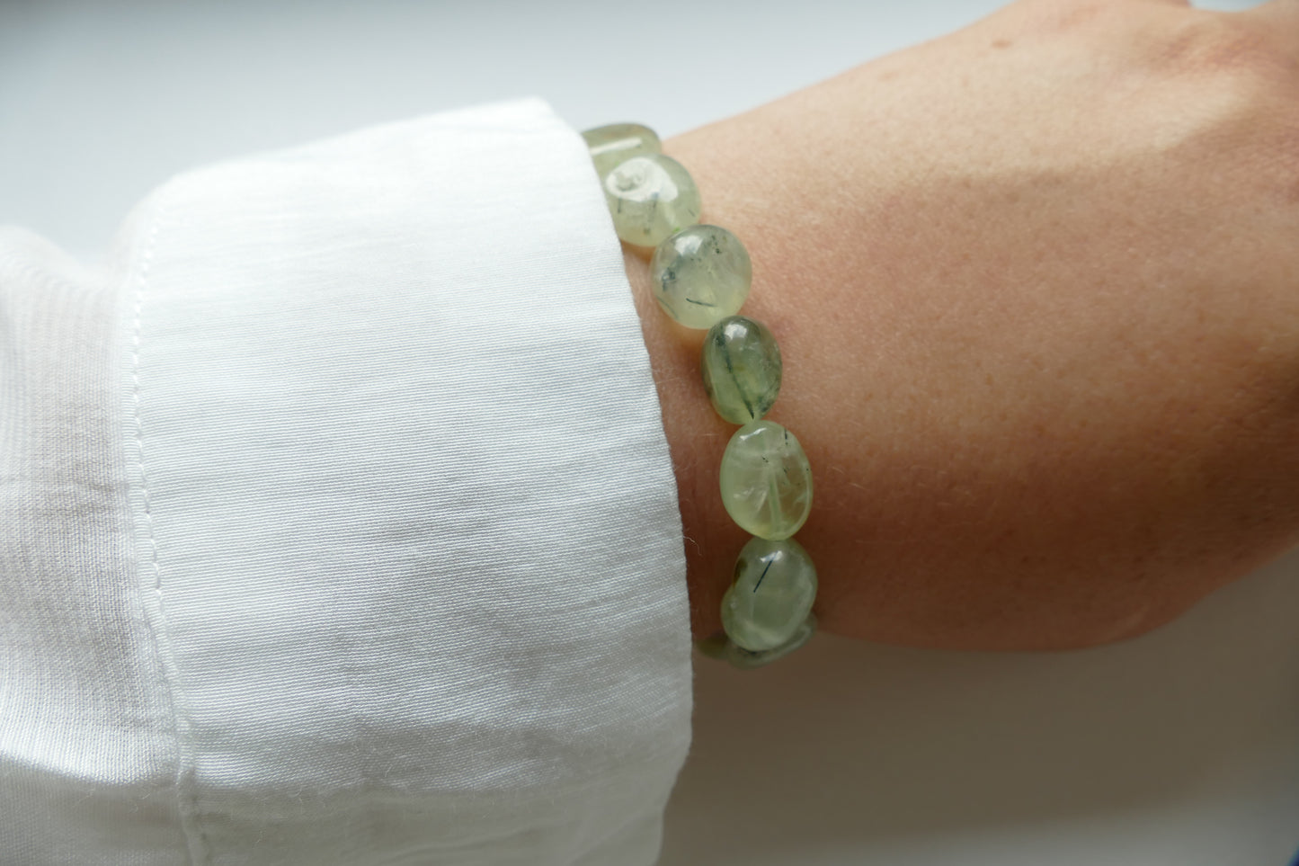 Prehnit-Nuggets Armband, Olivenform