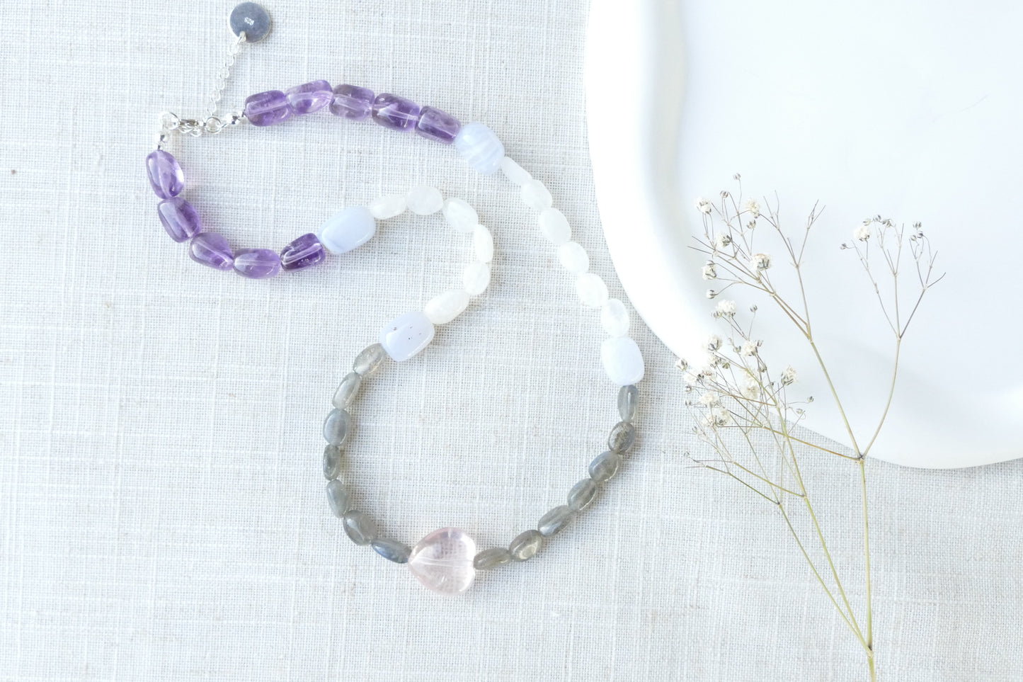 Bunte Edelstein Halskette: Labradorit, Chalcedon, Amethyst, Mondstein und Rosenquarz