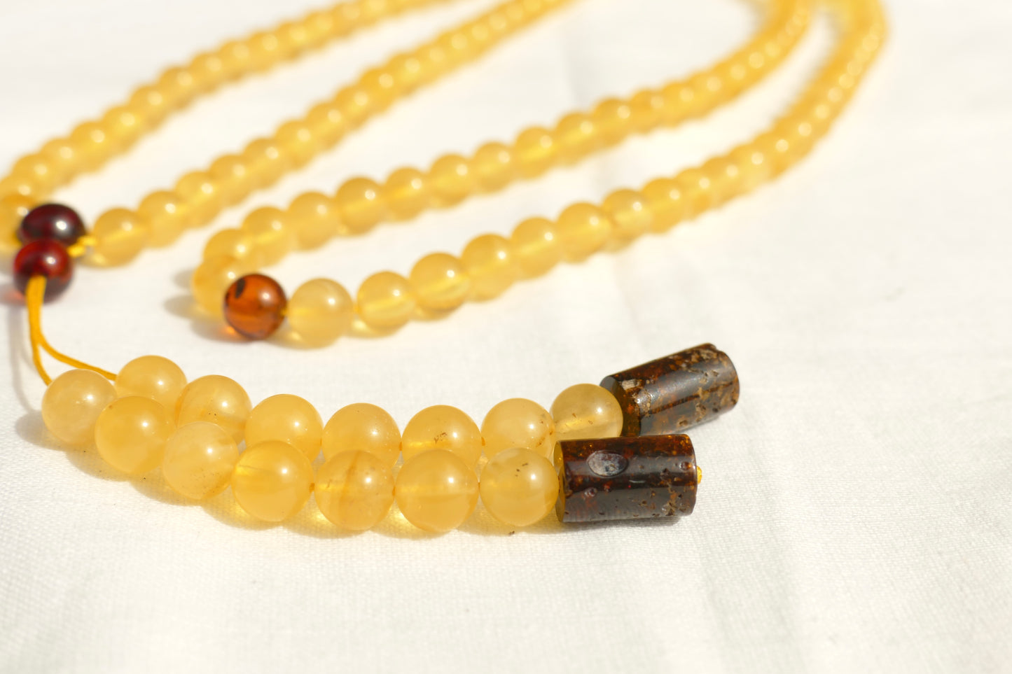 108 Perlen Mala Kette aus Bernstein – Buddhistische Meditationskette & Gebetskette für Yoga und Achtsamkeit