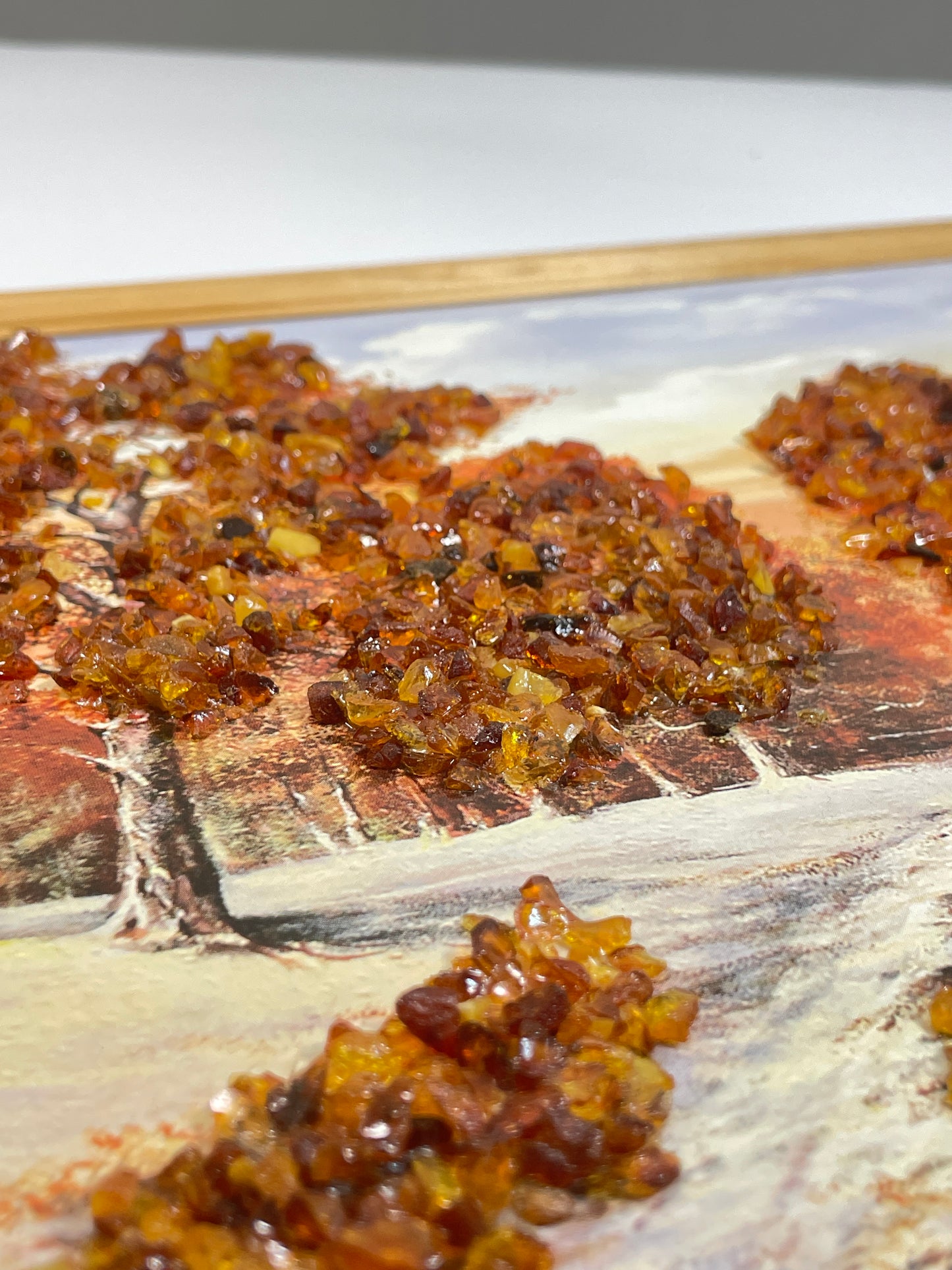 Druckbild Winterlandschaft | Teich und Bäume | Verziert mit Bernstein | Schnee