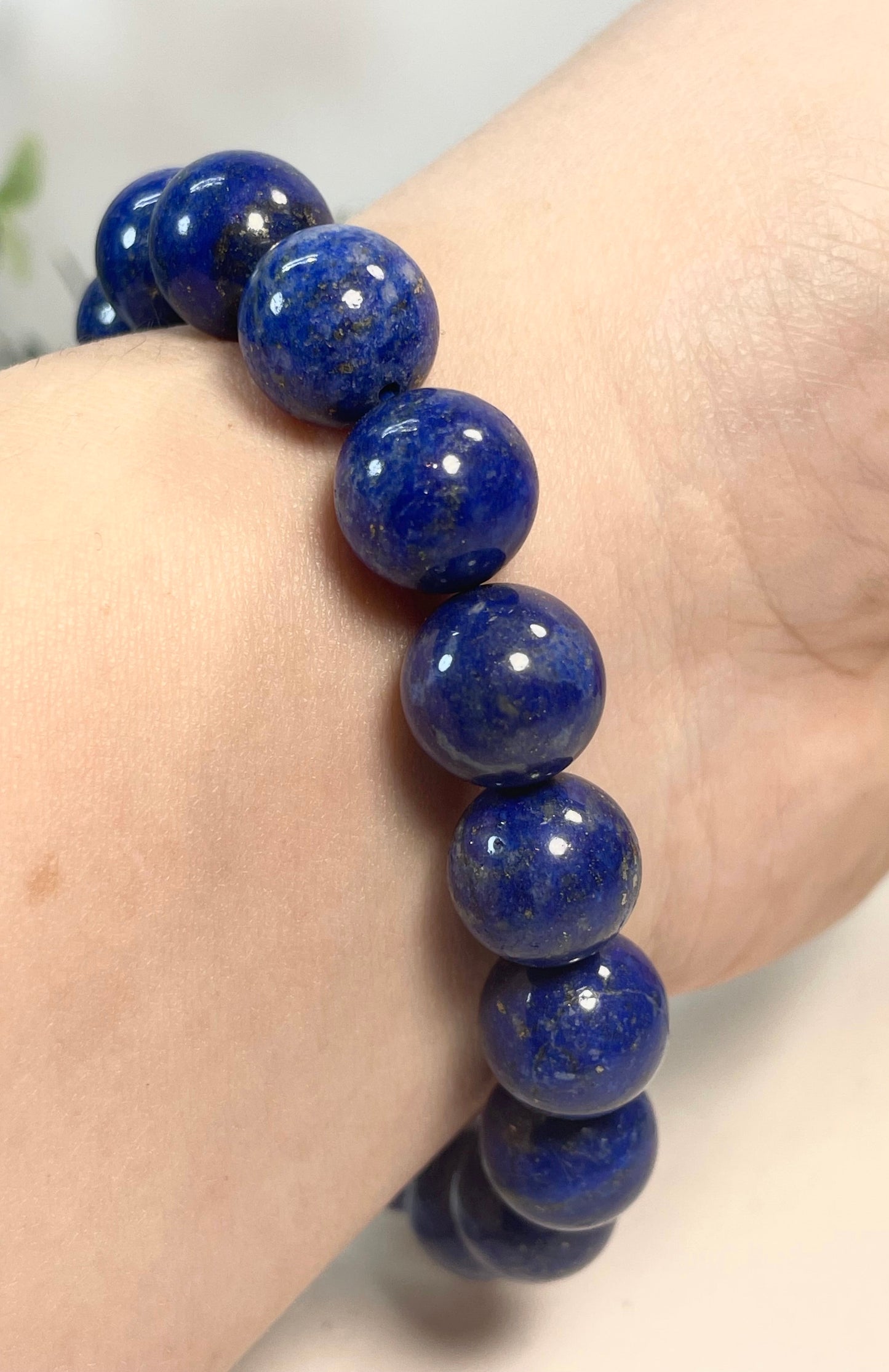 Lapislazuli Armband in königsblau aus runden 10 mm Perlen, Elastisches Lazurit Armband, Perlenarmband