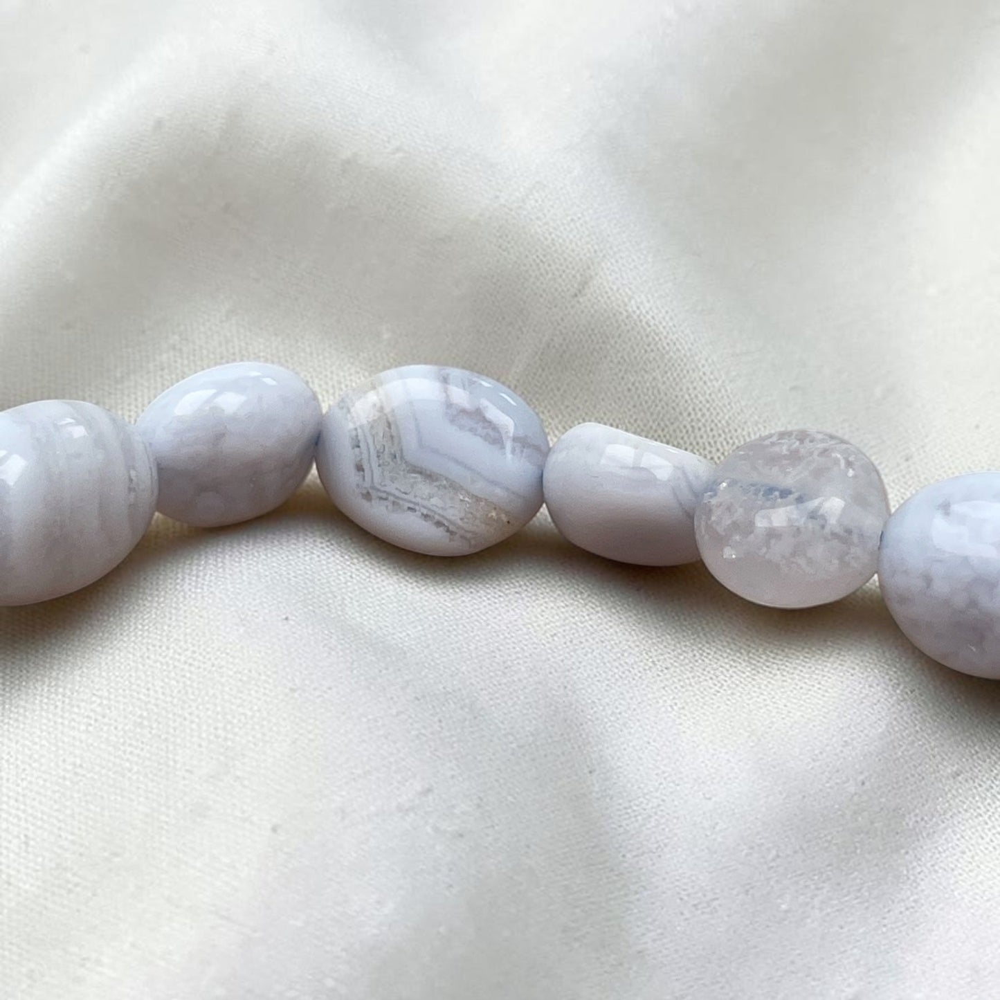 Chalcedon dehnbares Armband