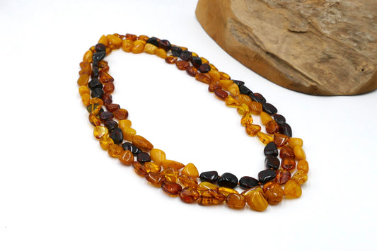 Sehr lange Halskette aus Bernstein