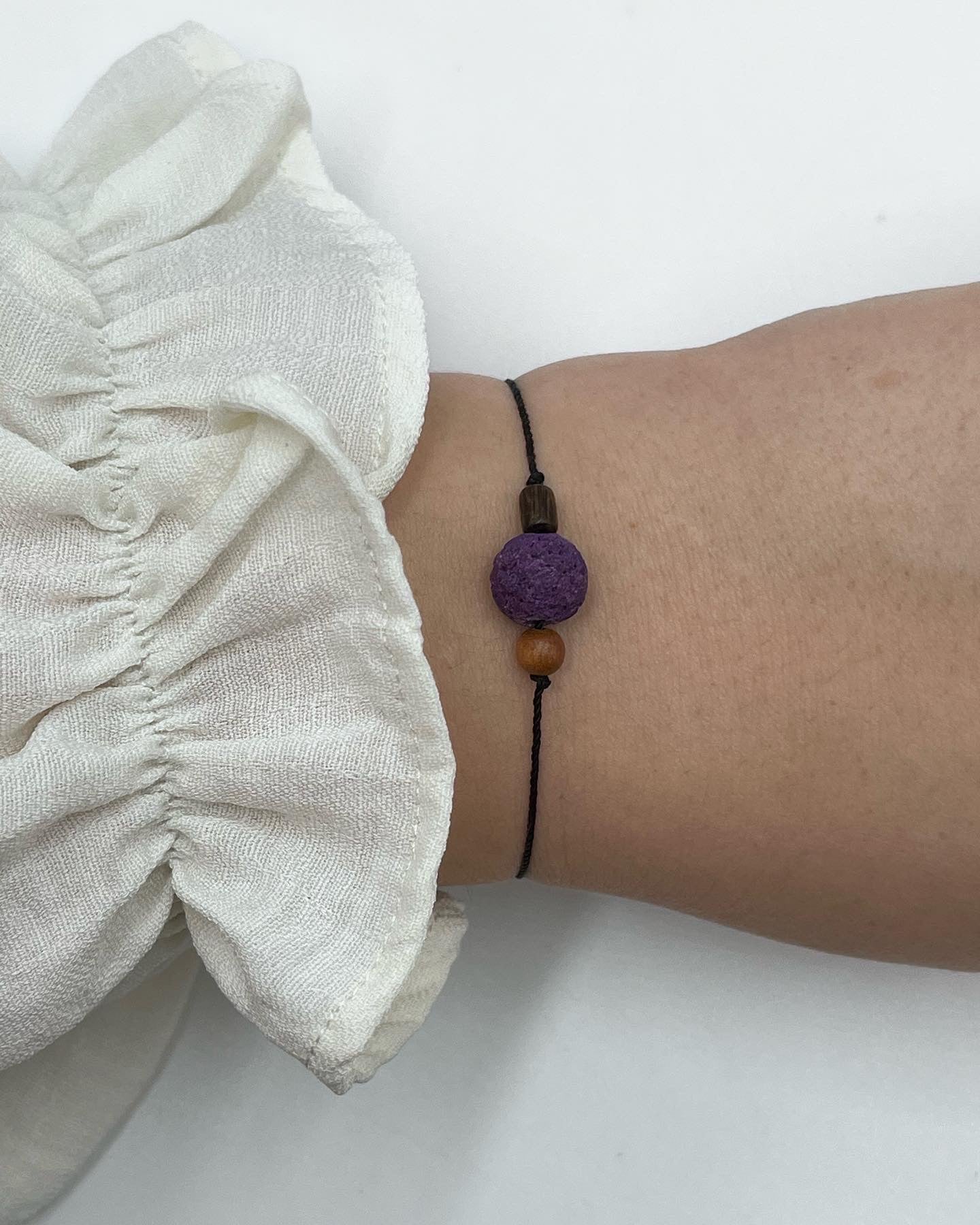 Lavakugel/Holzperle Makramee Armband